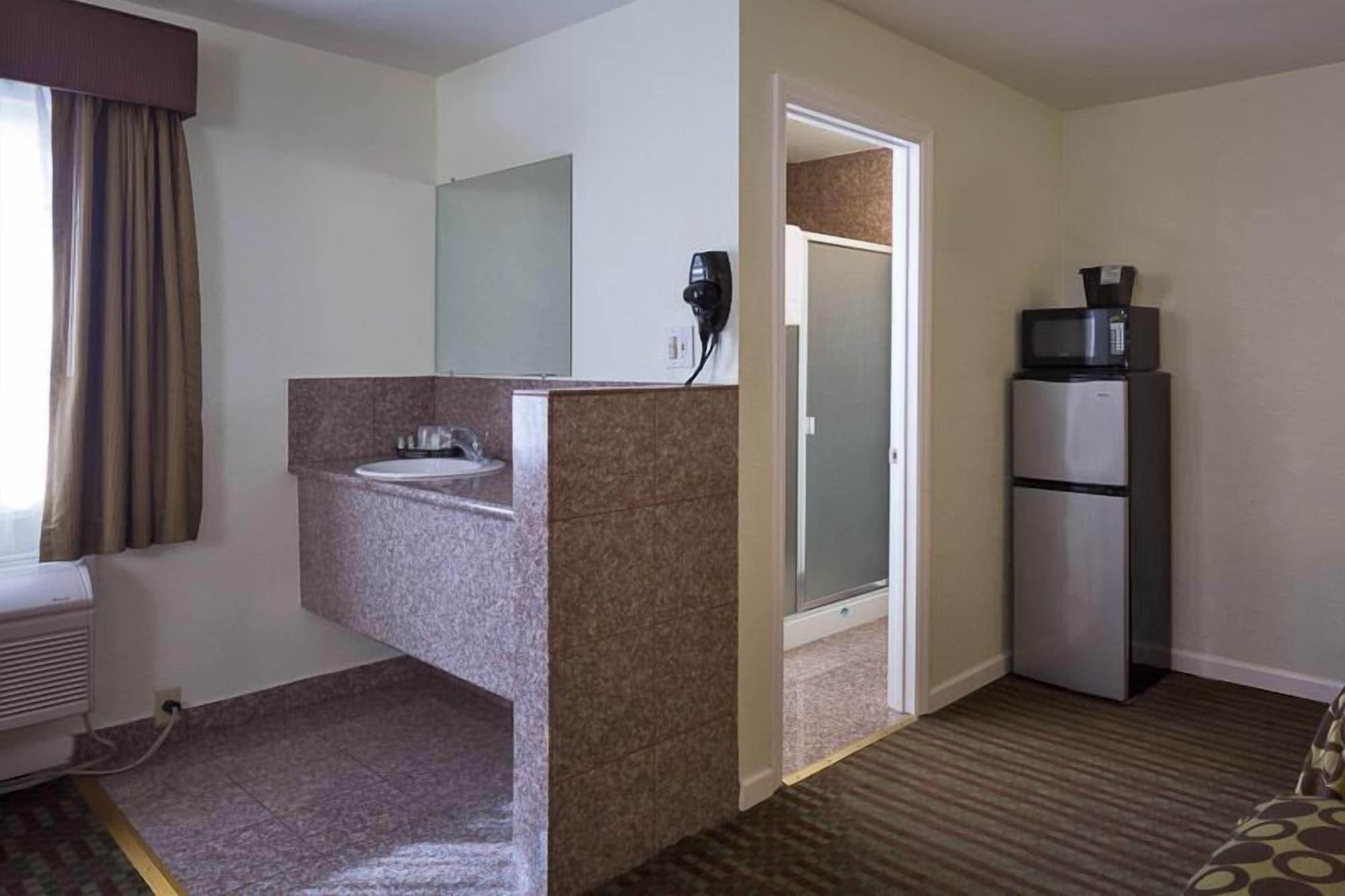 Howard Johnson By Wyndham 2*