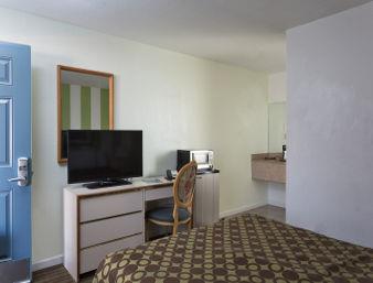 Howard Johnson By Wyndham 2*