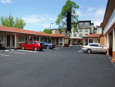 Howard Johnson By Wyndham Hotel