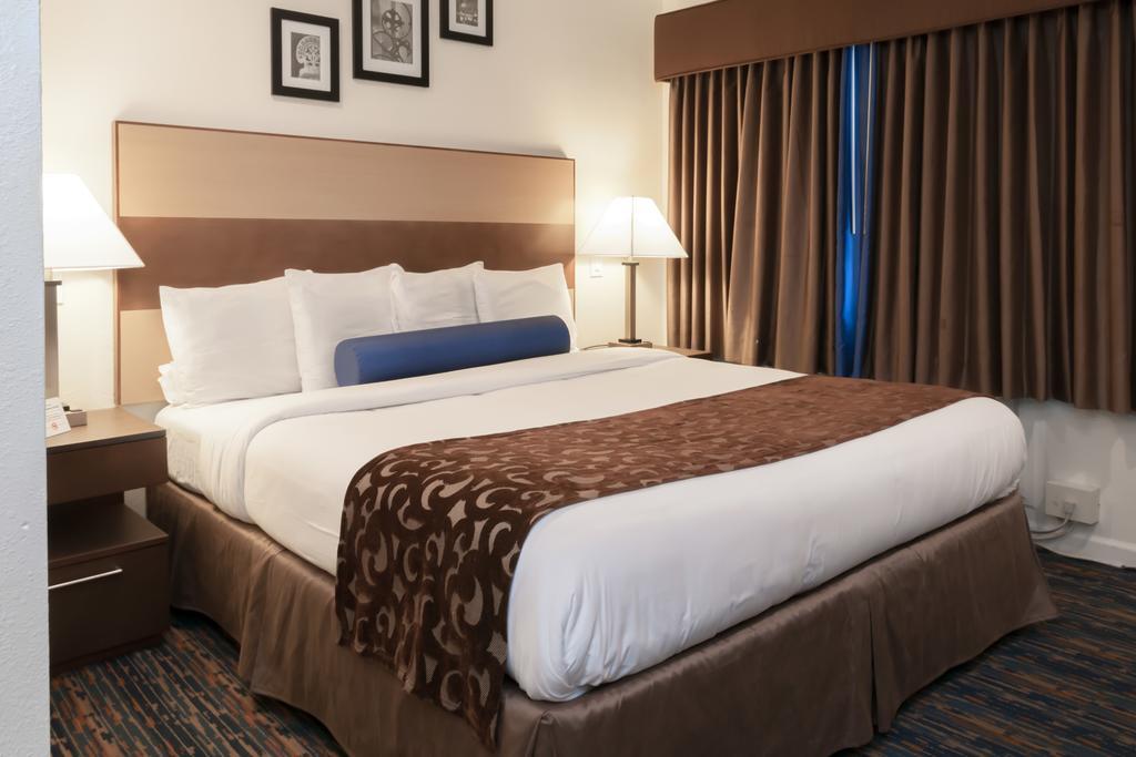 Hotel Howard Johnson By Wyndham 2*